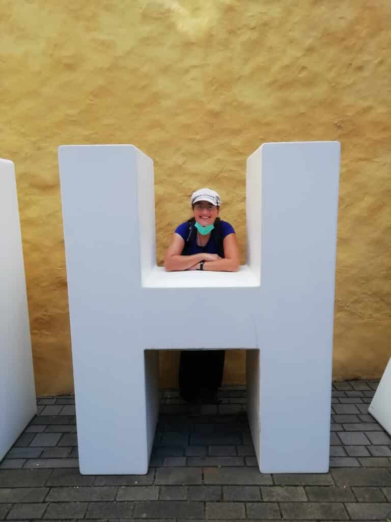 Vyfotila jsem se u písmene "H". 